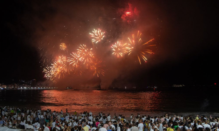 Réveillon do Rio explode com R$ 3,34 bilhões: crescimento histórico de 6% impressiona o país!