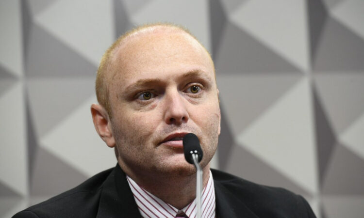 EXCLUSIVO: Hacker Walter Delgatti volta para o 'presídio dos famosos' em transferência surpresa!