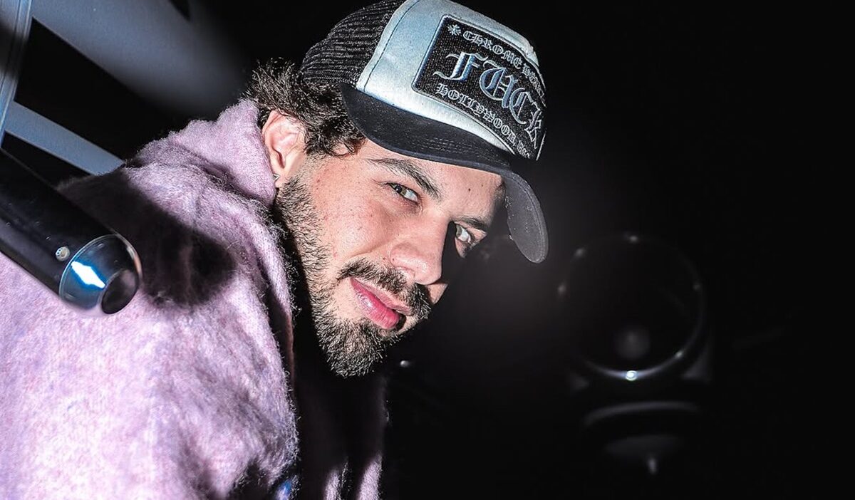 Zé Felipe explode a web com prévia de nova música e indireta para ex-namorada vira febre