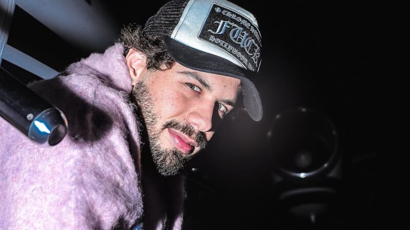 Zé Felipe explode a web com prévia de nova música e indireta para ex-namorada vira febre
