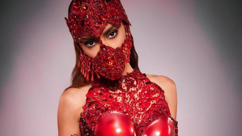 Explosão no palco! Anitta enfrenta escândalo com grupo religioso que invadiu show para pregar