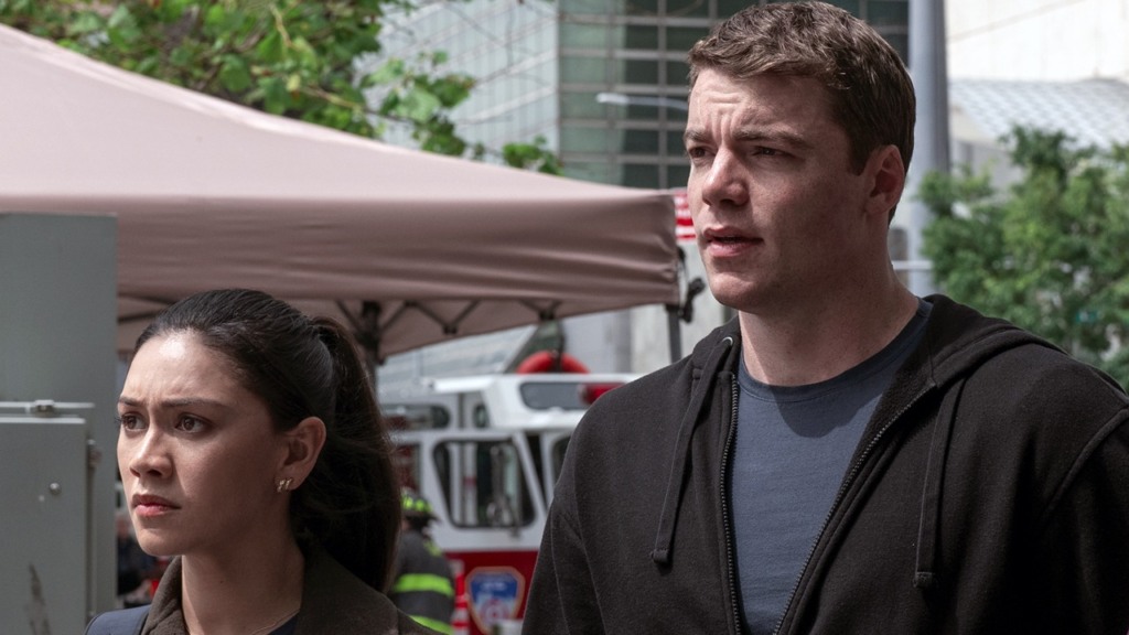 Revelação bombástica Peter terá novo romance em O Agente Noturno ator confessa ele não é James Bond