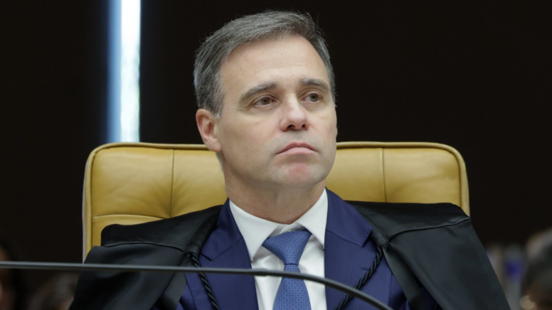 Mendonça exige entrega explosiva de dados de Vorcaro à CPI