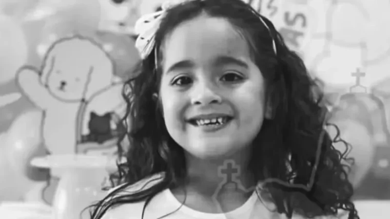 Menina de 4 anos morre ao fazer algo comum: Desoladora tragédia gera comoção e polícia investiga causa chocante