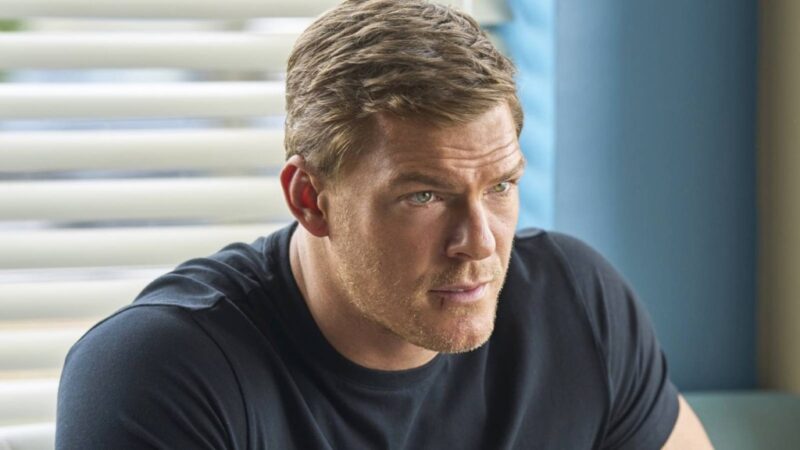 War Machine: Fotos Explosivas Revelam Alan Ritchson (Reacher) em Ação Épica!