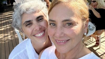 Heloísa Périssé em fotos raras e exclusivas de biquíni com a namorada momento íntimo