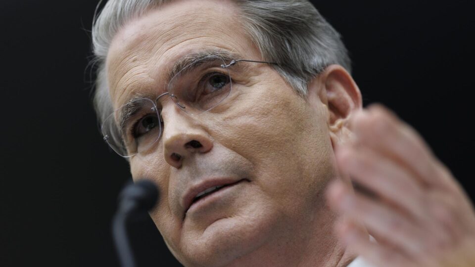 BOMBA: Trump Anuncia Tarifas Globais de 15% – Preços Estourarão e Inflação Acelera no Mundo!