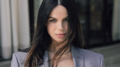 Drama nos bastidores: cão de Sthefany Brito é vítima de surto de porco-espinho e precisa de internação urgente; veja