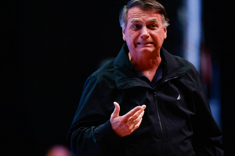 Bolsonaro na UTI: médico confirma estado grave e sem previsão de alta