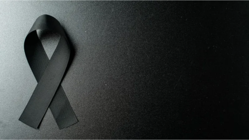 Massacre chocante em escola deixa dezenas mortos em ataque sangrento