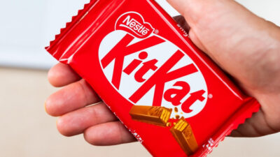 KITKAT ESTOURA NOTÍCIA: ROUBO HISTÓRICO DE 12 TONELADAS DE CHOCOLATES ABALA FÁBRICA E DEIXA POLÍCIA EM ALERTA MÁXIMO!