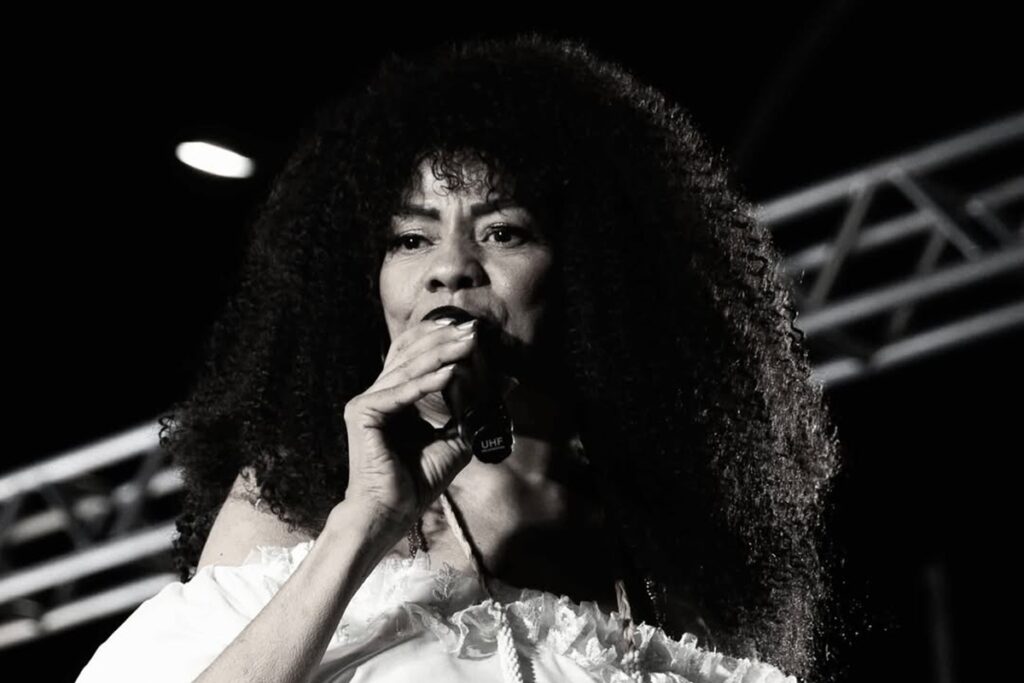 Morre tragicamente Karina Nerys voz marcante do bloco afro Malê Debalê
