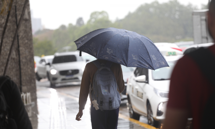 PERIGO IMINENTE: Alerta Máximo de Tempestades e Baixa Umidade Assola Brasil Esta Quarta-feira – Fique Atento!