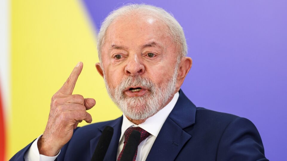Bomba diplomática: Lula avalia expulsão em massa de agentes dos EUA como retaliação à saída de delegado da PF