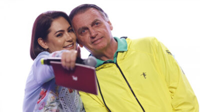 EMERGÊNCIA: Bolsonaro mexe dedos após cirurgia crítica! Michelle faz anúncio que ABALA o Brasil!