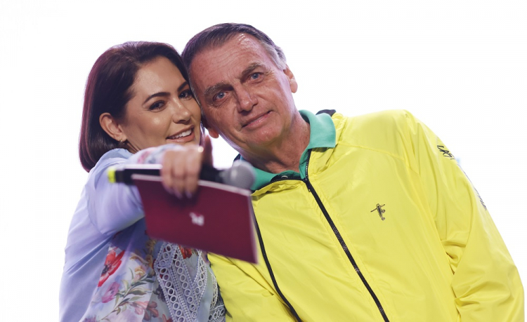 EMERGÊNCIA: Bolsonaro mexe dedos após cirurgia crítica! Michelle faz anúncio que ABALA o Brasil!