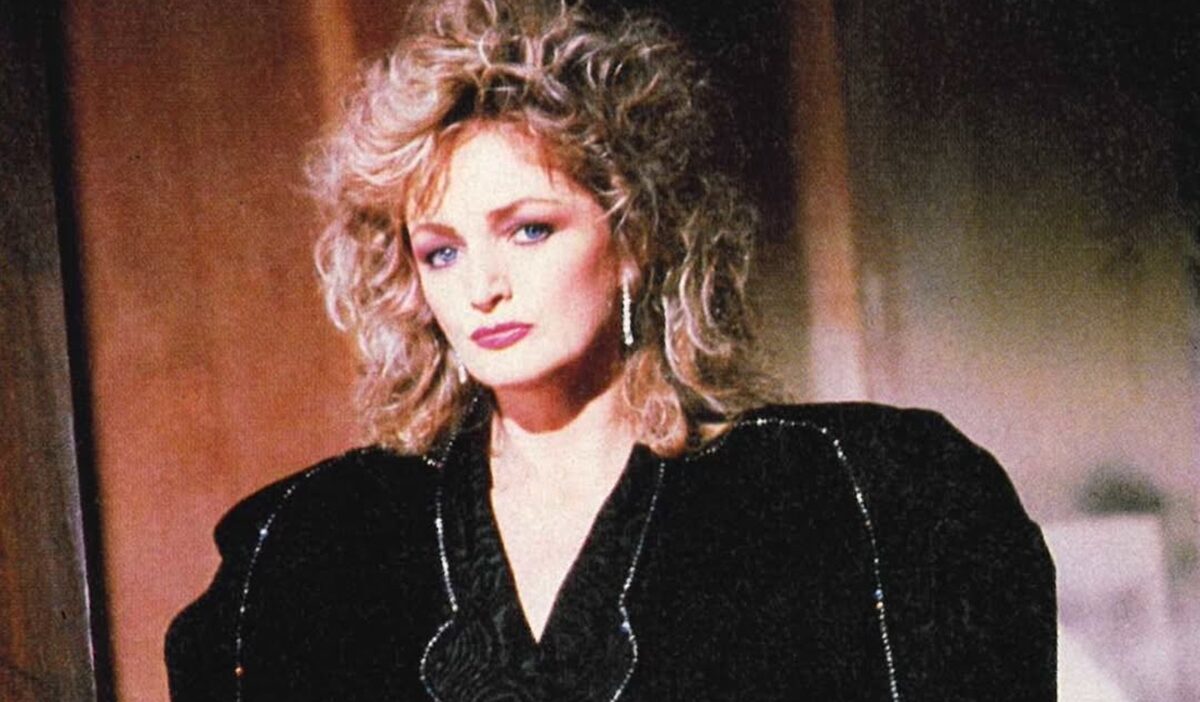 Emergência! Últimas atualizações sobre a saúde de Bonnie Tyler após internação. Veja!