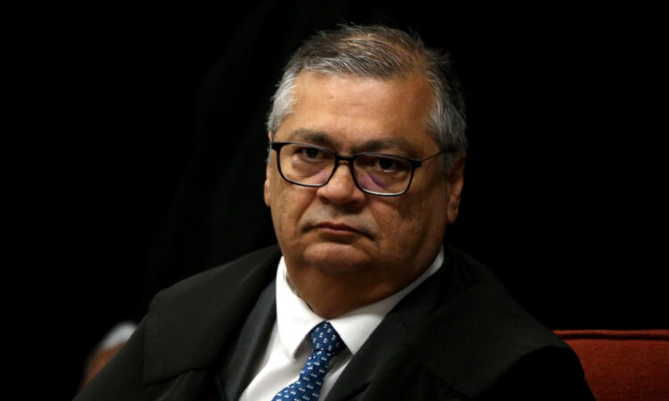 BOMBA: Dino abre novo inquérito para desvio de emendas do filme de Bolsonaro