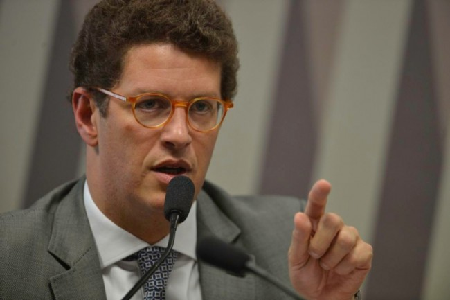 Salles ATACA Marcel van Hattem e chama general de 'frouxo': recado duro em meio à crise