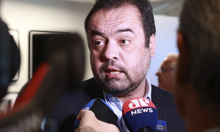 PF DESMONTA ESCÂNDALO DO MASTER: Dinheiro só fluía se políticos se curvassem a Castro!