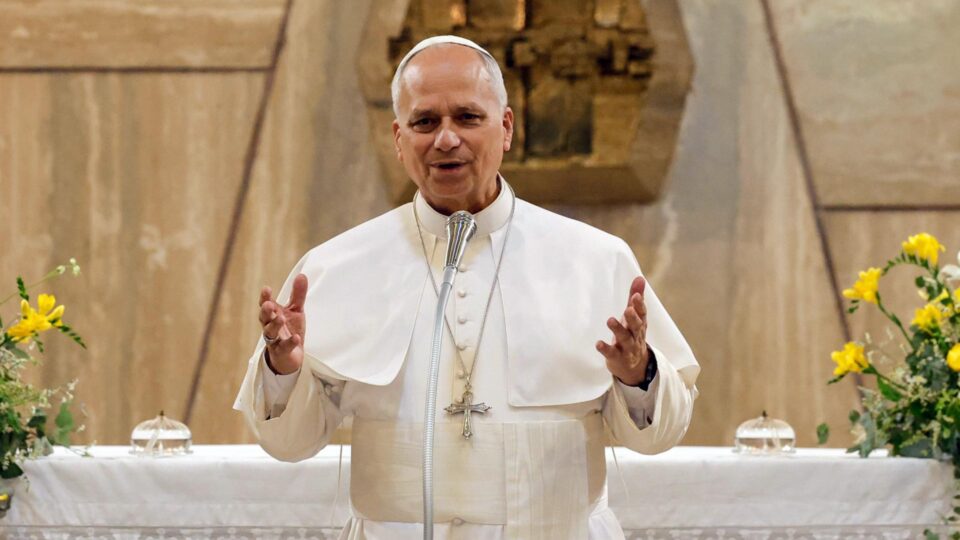 Papa em DISCURSO EXPLOSIVO: Pais que zombam da liturgia estão confundindo os fiéis!
