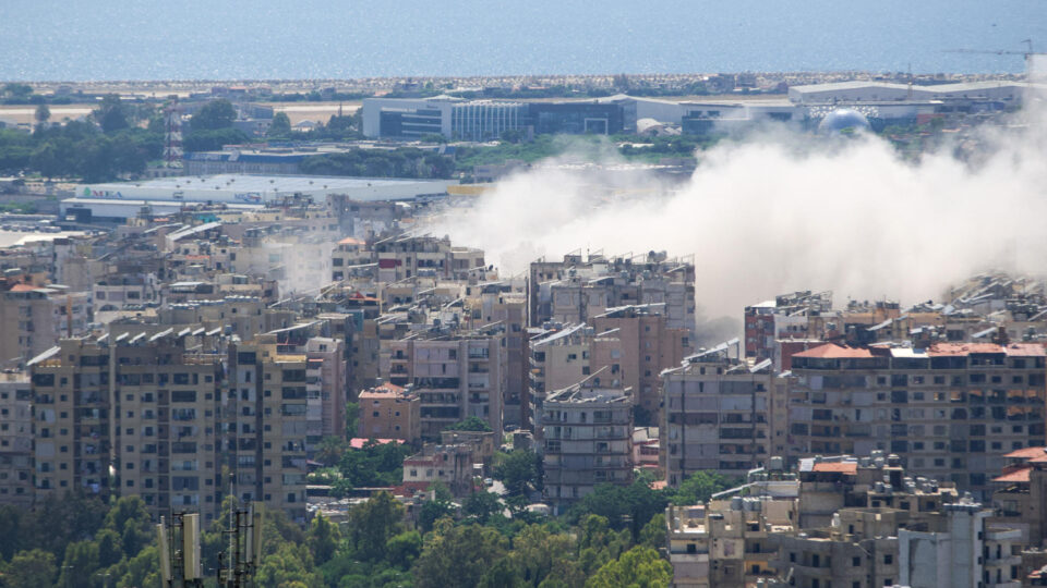 CEASEFIRE QUEBRADO: Israel bombardeia Beirute pela primeira vez desde o cessar-fogo, pânico se alastra.