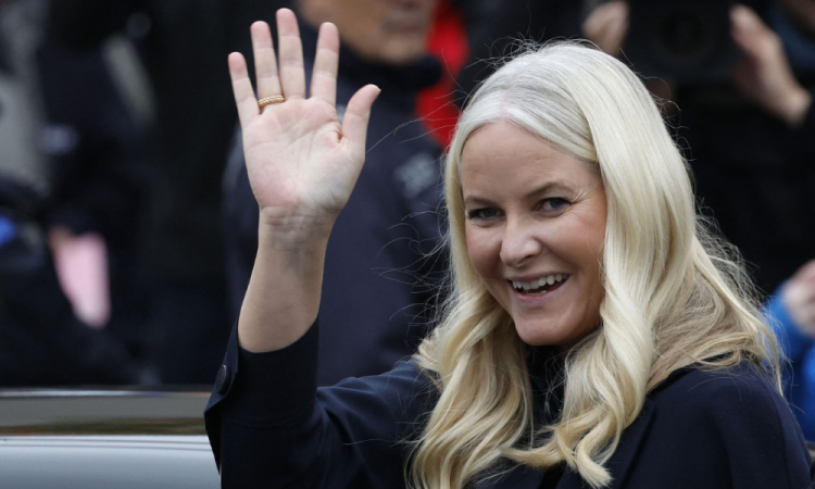 EMERGÊNCIA: Princesa da Noruega luta pela vida em lista de espera para transplante de pulmão