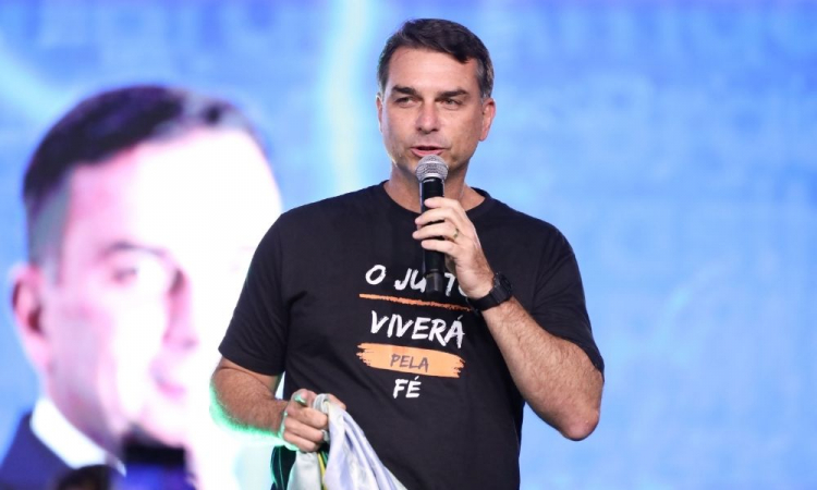 Flávio Recusa Terrorismo do PCC e CV no Senado: Decisão que Abalou o Brasil em 2025!