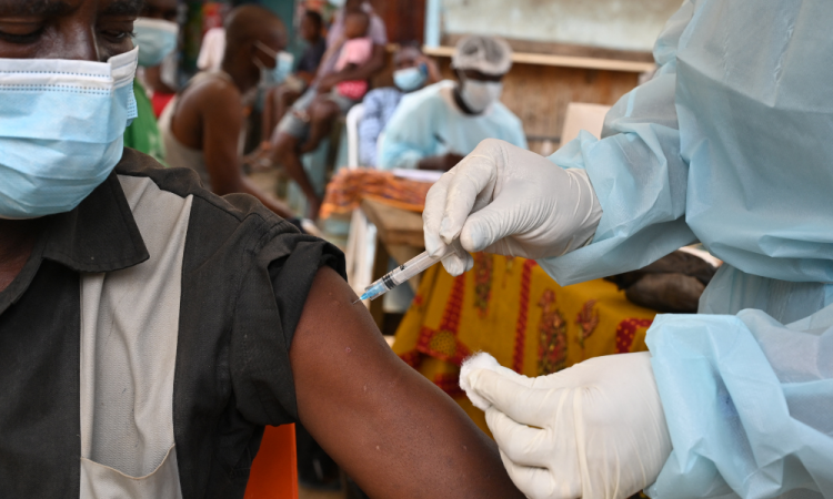 OMS baixa casos de Ebola na África Central para 116, mas medo não diminui!